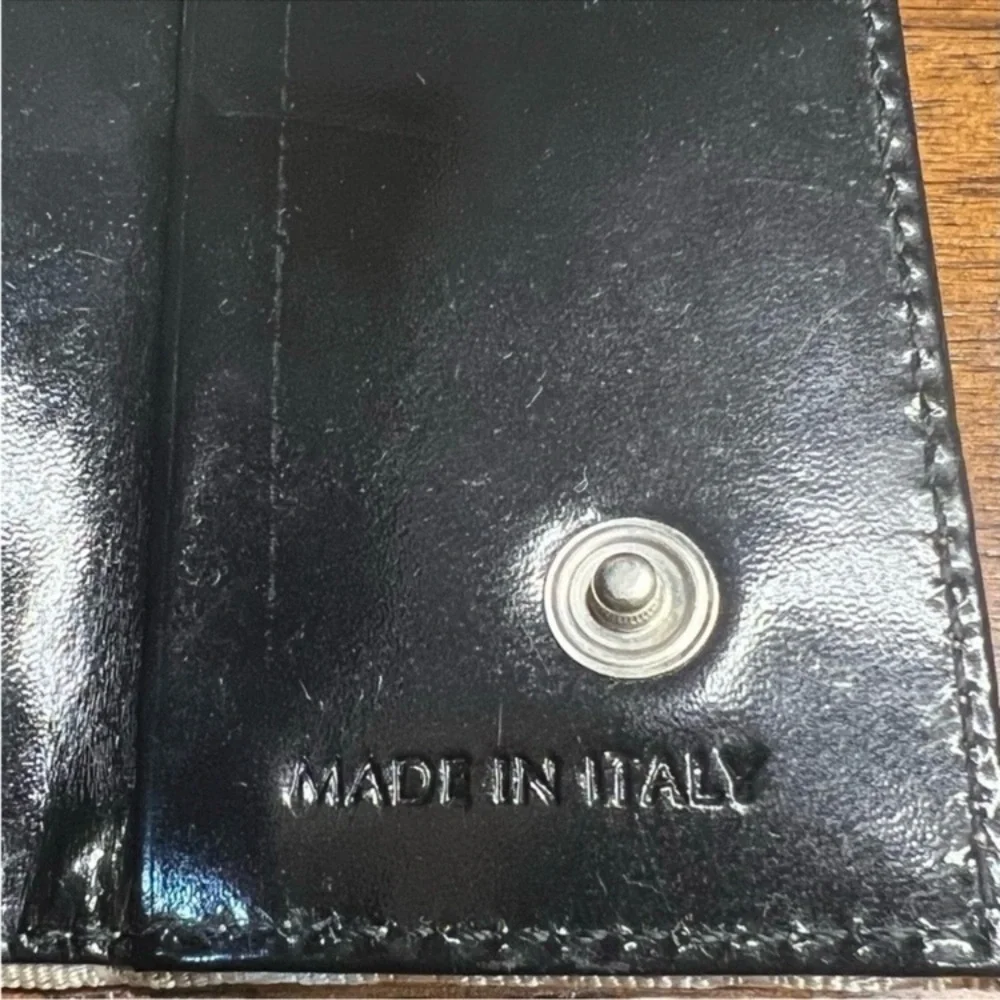 Prada Tessuto 6-Keyholder w/ COA EUC